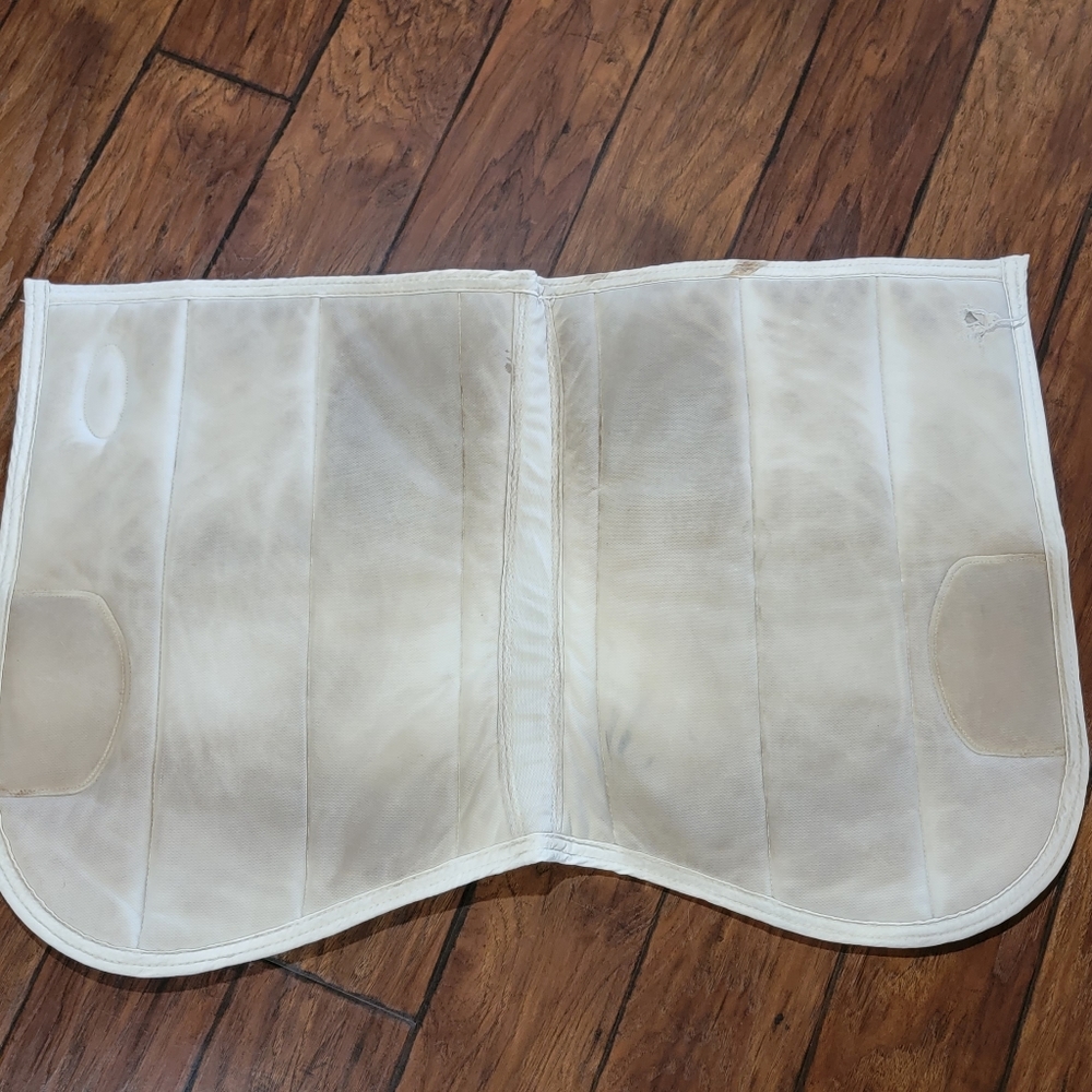 Weatherbeeta Saddle pad - Picture 13 of 14